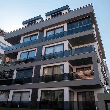 клеопатра Aura 4 Apartman *